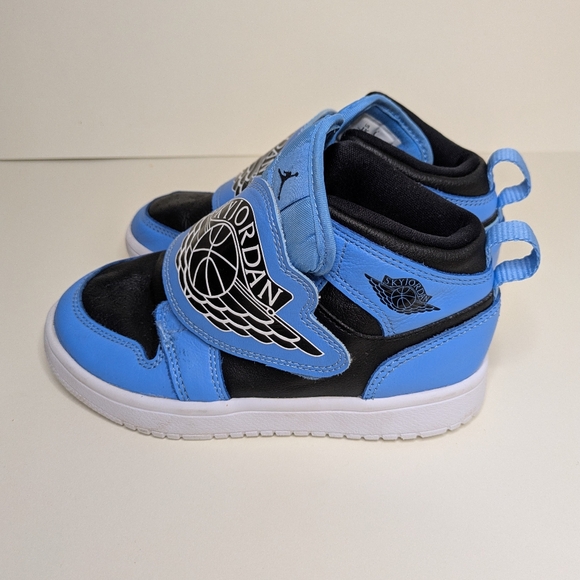 Kids Blue and Black Sky Jordans Size 13C Basketball Shoes - Picture 4 of 7